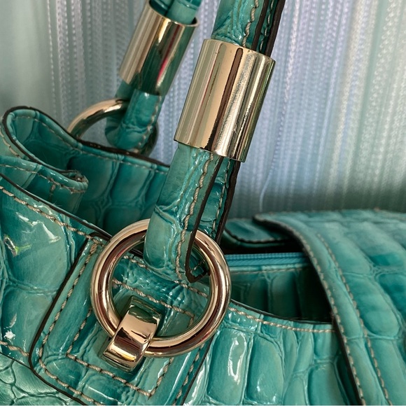 Rare Patent Guess Turquoise Shoulder Bag With Matching Wallet Set - Picture 10 of 17